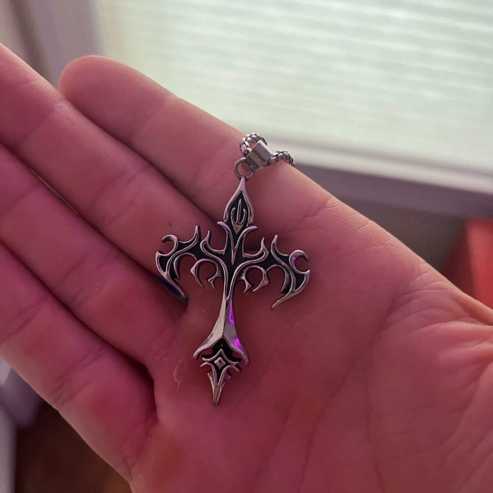 Silver Gothic Cross Pendant with chain